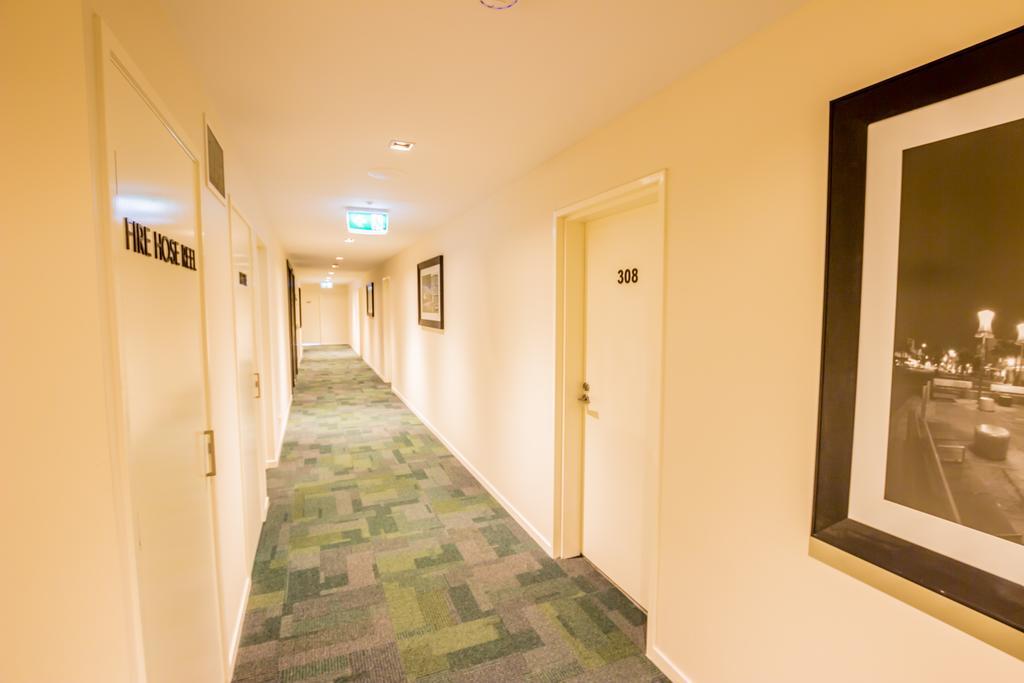 Eastwood Apartments Brisbane Exterior photo A typical corridor